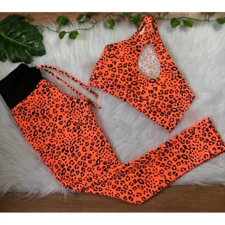 Top com bojo e conjunto de legging com cordinha perfeito para atividades físicas - Borboletas 🦋  top lateral