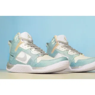 Bota esportiva feminina cano alto Nk - Confortável e resistente - Branco Menta Lavanda