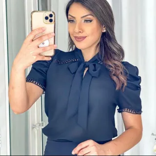 Moda feminina: Blusa manga curta com laço no pescoço - lilais