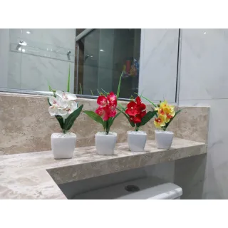 Decoração com Kit de 4 Vasos Artificiais de Flores - Opção 2