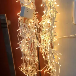 Luzes de Natal em Cascata com 8 Funções, disponível em 5 ou 10 metros e com opção de 200 ou 400 LEDs - LUZ QUENTE