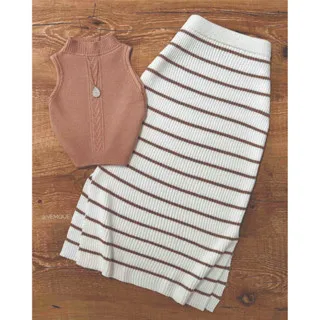 Saia Listrada Midi em Modal com Fenda Canelada - Branco