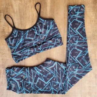 Top Fitness e Calça Legging Conjunto Academia Feminino - Preto