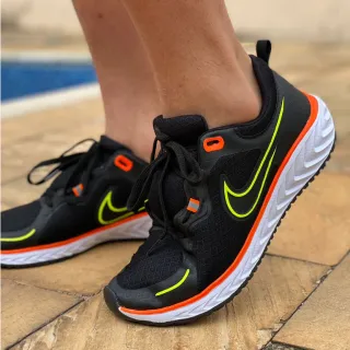 Lançamento 2023 Tênis Masculino Esportivo Confortável Academia - Preto com Dourado