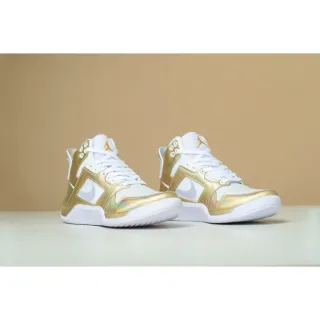 Bota esportiva feminina cano alto Nk - Confortável e resistente - Branco Menta Lavanda