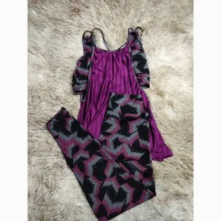 Moda Fitness Feminina: Kit Conjunto Trio Calça E Top + Blusa Embutida em Promoção - 33