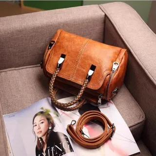 Bolsa Grande Transversal Feminina Boston - Ajustável e com Bolso Anti Roubo - CAFE