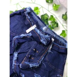 Bermuda Jeans Feminina Vazada com Cadarço - Tendência Verão - JEANS CLARO