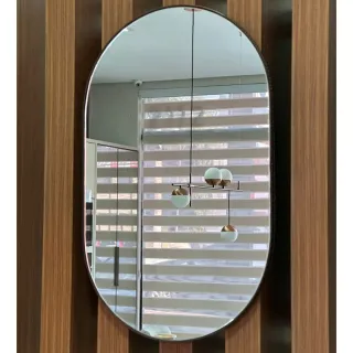 Orgânico Espelho Decorativo Adnet Oval 60x35 cm com Moldura de Couro e Pendurador - Caramelo