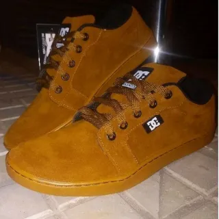 Calçado masculino unissex - Skatista: Tenis Skate com sola braqueada (costurada) - Caramelo (2 die)