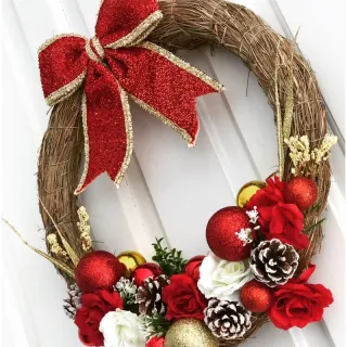 Laço e Flores: Guirlanda de Palha - Único