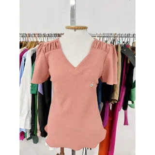 Blusa manga curta feminina com detalhe elástico no ombro - Off