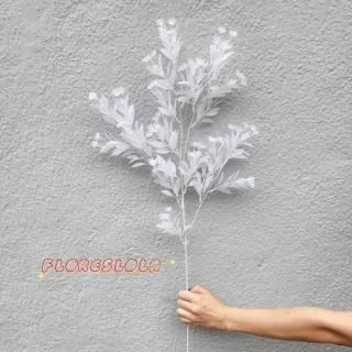 Decoração de Casamento com Galho de Matinho Pessegueiro, Cerejeira e Chuva de Ouro - Branco