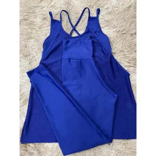 Moda Fitness Feminina: Kit Conjunto Trio Calça E Top + Blusa Embutida em Promoção - 33