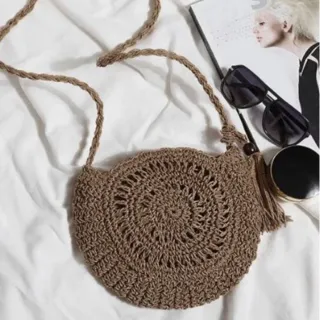 Bolsa Redonda de Palha Mayara com Alça de Ombro - Ref-4239 - Marrom