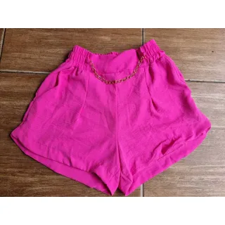 Moda Verão Feminino: Short Alfaitaria Duna com Cintura Alta e Correntinha - Pink
