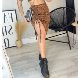 Moda blogueira: Saia Midi Justa Básica com fenda frontal e amarração em malha - Onça