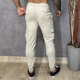 Calça Jogger Masculina Slim Sarja Cargo com Cordão e Bolsos - Creme Escuro