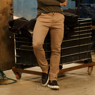 Calça Slim Masculina em Sarja com Elastano Lycra - CINZA CLARA