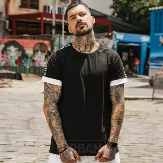 Camiseta Preta Manga Raglan Masculina com Contraste - 1 - Branca Barcelona