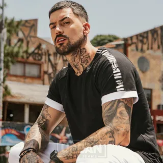 Camiseta Preta Manga Raglan Masculina com Contraste - 1 - Branca Barcelona