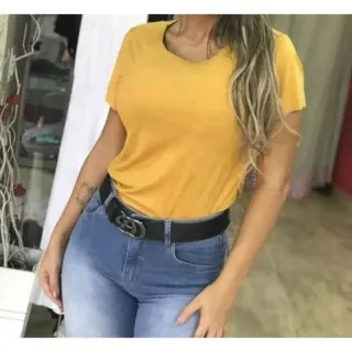 T-shirt Suede Manga Curta Feminina aveludada - mostarda