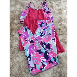 Moda Fitness Feminina: Kit Conjunto Trio Calça E Top + Blusa Embutida em Promoção - 33