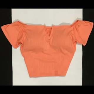 Veste Feminina Canelada com Detalhe em V - Tamanhos M, G e GG - Amarelo