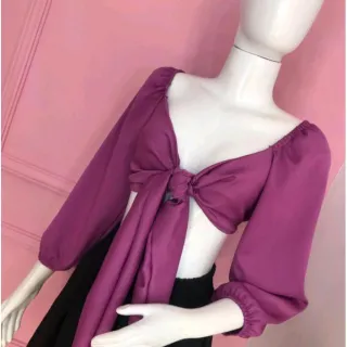 Blusinha feminina cropped manga bufante laço - Moda gringa - Preto