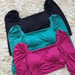 Blusa feminina manga curta bufante poliéster - Cropped blogueira - M