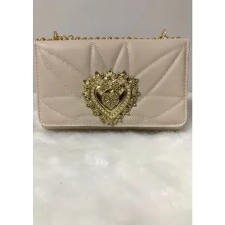 Vários Looks - Bolsa Transversal DG Coração Dourado Feminina - Branco