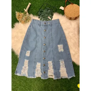 Moda evangélica: Saia midi Jeans rasgada em tom claro - JEANS CLARO