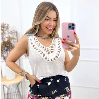 Regata feminina de praia com renda no decote em V e leve transparência - Lisa Z01