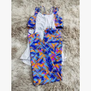 Moda Fitness Feminina: Kit Conjunto Trio Calça E Top + Blusa Embutida em Promoção - 33