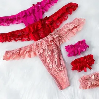 Moda Atacado: Kit de Lingerie com 3 Calcinhas Tanga em Renda e Perneira