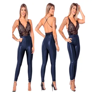 Pronta Entrega: Calça Hot Pants Wolfox em Cirrê com Zíper e Bolso Atrás - Vinho