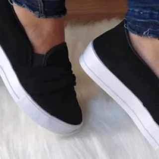 Sapatilha nobuk feminina slip on com laço - Preto