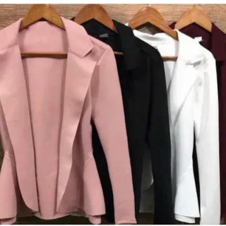 Casaco curto em neoprene com babado - Blazer Feminino - Salmão