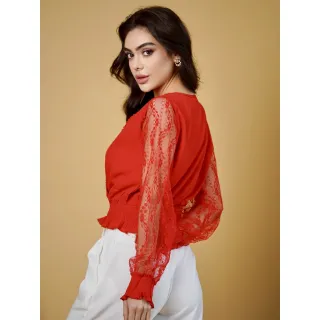 Blusa Feminina Manga Longa com Elástico na Cintura em Renda - Vermelha