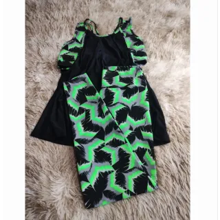 Moda Fitness Feminina: Kit Conjunto Trio Calça E Top + Blusa Embutida em Promoção - 33