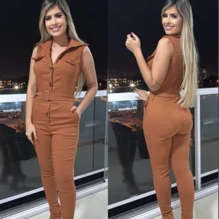 Macaquinho Bengaline Feminino Longo com Botão e Cinto - Preto