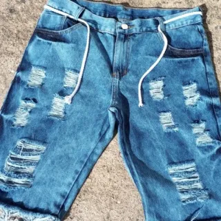 Bermuda Masculina Jeans Rasgada Clara com Corda - 42