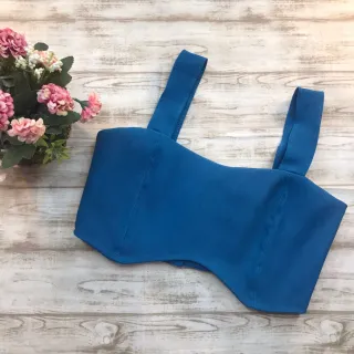 Botões nas Costas Top Cropped com Detalhe na Cintura - Vinho