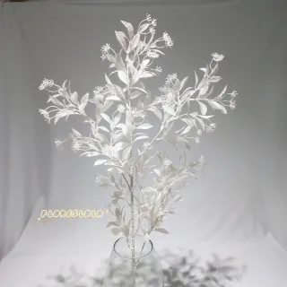 Decoração de Casamento com Galho de Matinho Pessegueiro, Cerejeira e Chuva de Ouro - Branco