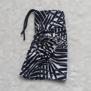 Short fitness feminino com bolso atrás e tecnologia EMPINA bumbum - Azul Royal