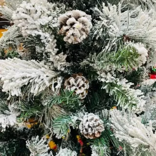 Pinheiro de Natal Luxo Nevada com Neve, Pinha - 1,20m - 214 Galhos - AW212  1,20 metros 214 Galhos