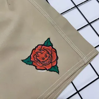 Envio Imediato Bermuda Masculina Spit Fire Rosa sk8 Skate Shop Short em Elastano com Tal Tel - Creme Flor vermelha