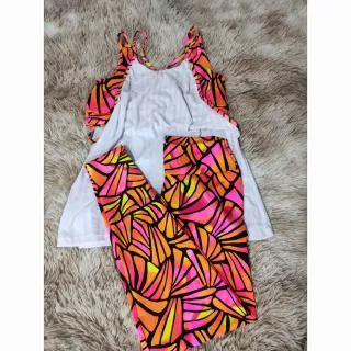 Moda Fitness Feminina: Kit Conjunto Trio Calça E Top + Blusa Embutida em Promoção - 33