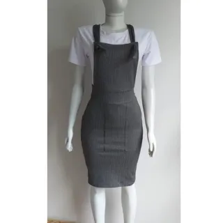 Jardineira Midi Lisa Canelada - Salopete com Bolso e Alça Regulável - MESCLA