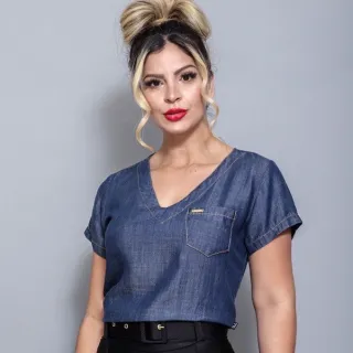 Blusa manga curta feminina jeans gola V com bolso - JEANS CLARO
